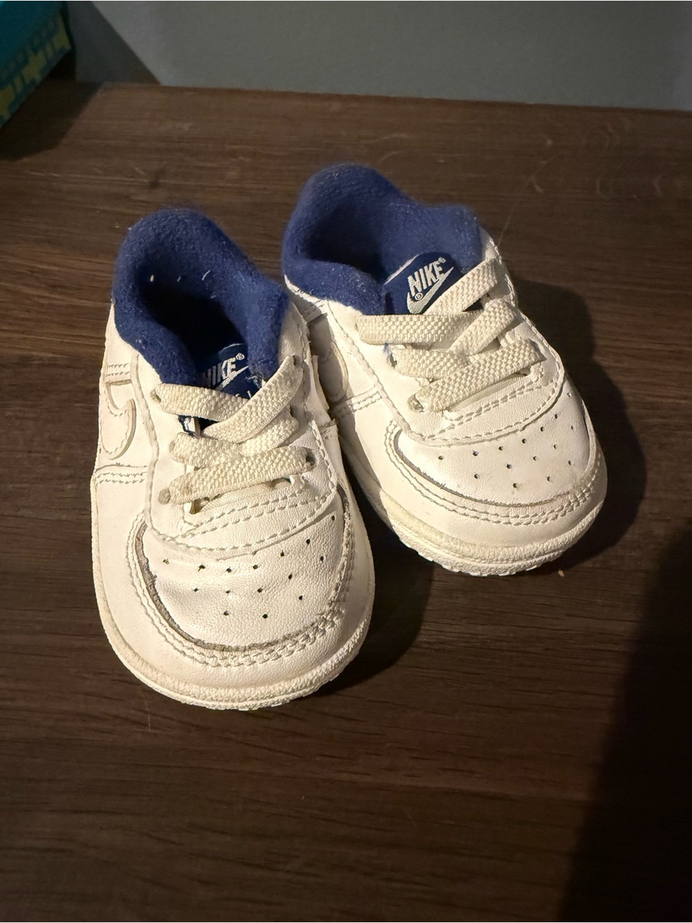 Nike Kids White Sneakers with Blue Lining